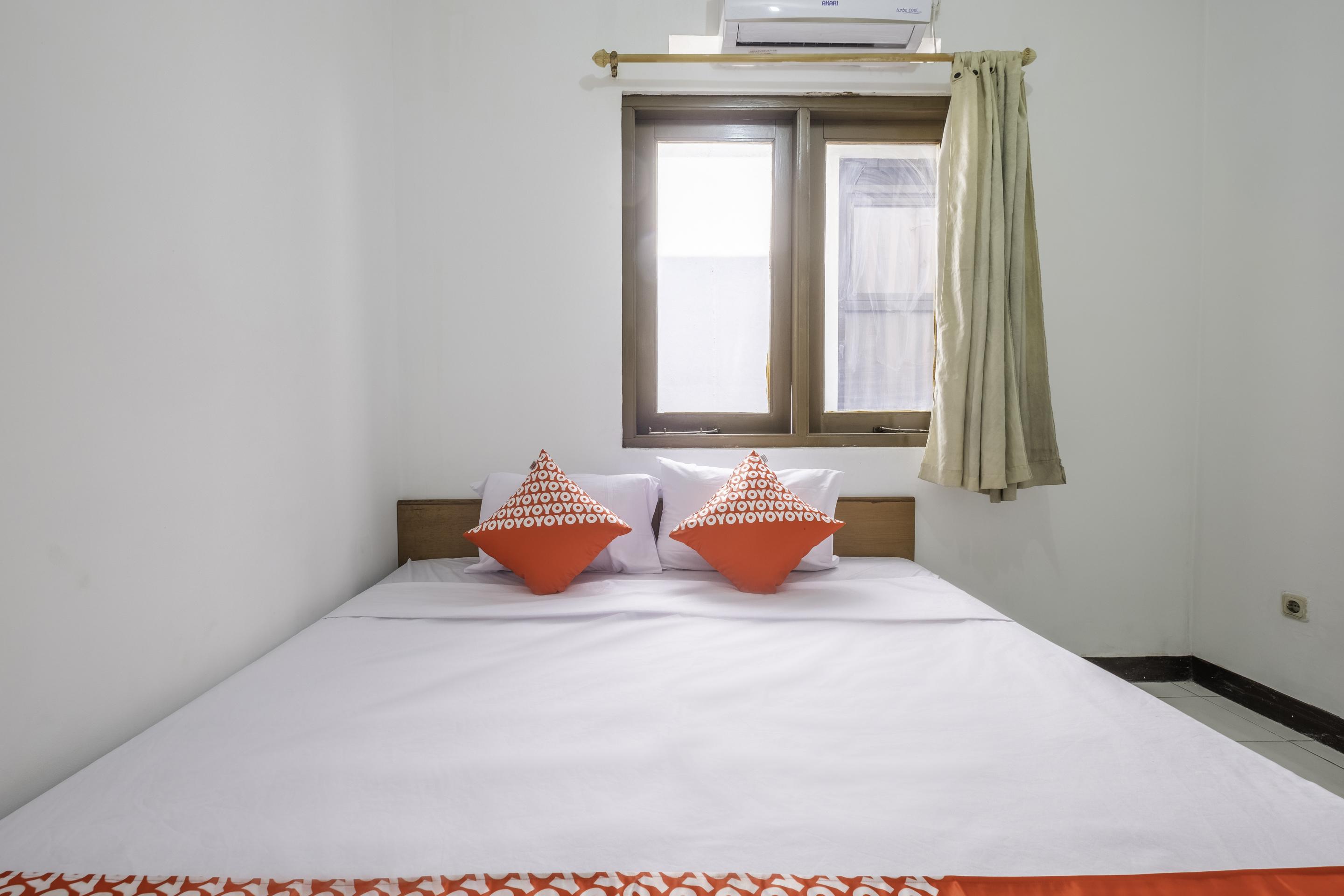 Oyo 1608 Feby Maisonatte Hotel
