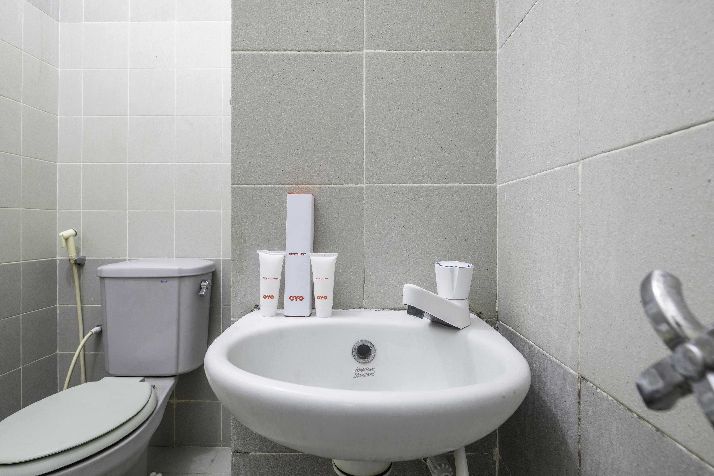Hotel Oyo 1608 Feby Maisonatte Bandung