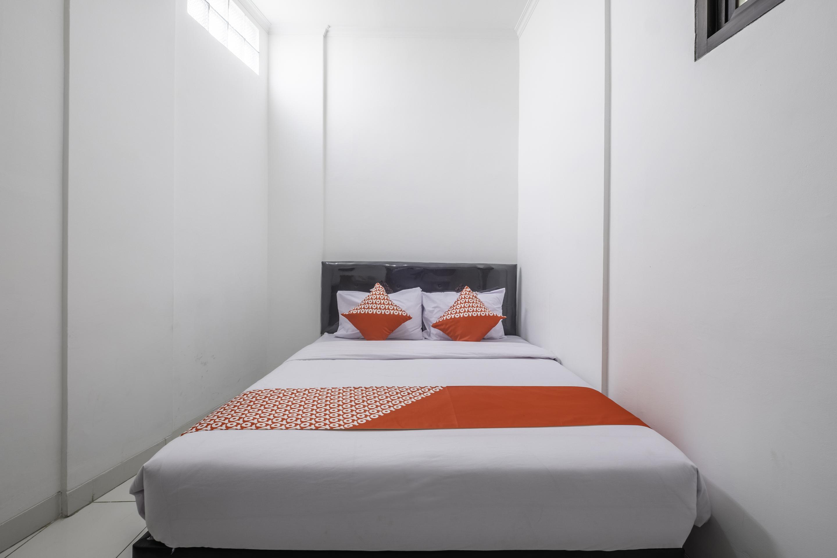 Oyo 1608 Feby Maisonatte Hotel