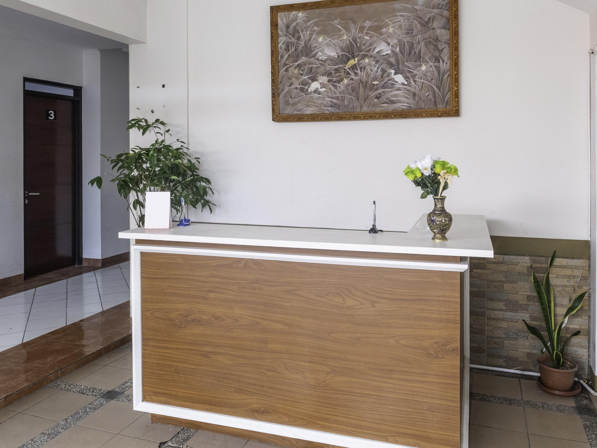 Oyo 1608 Feby Maisonatte 2*